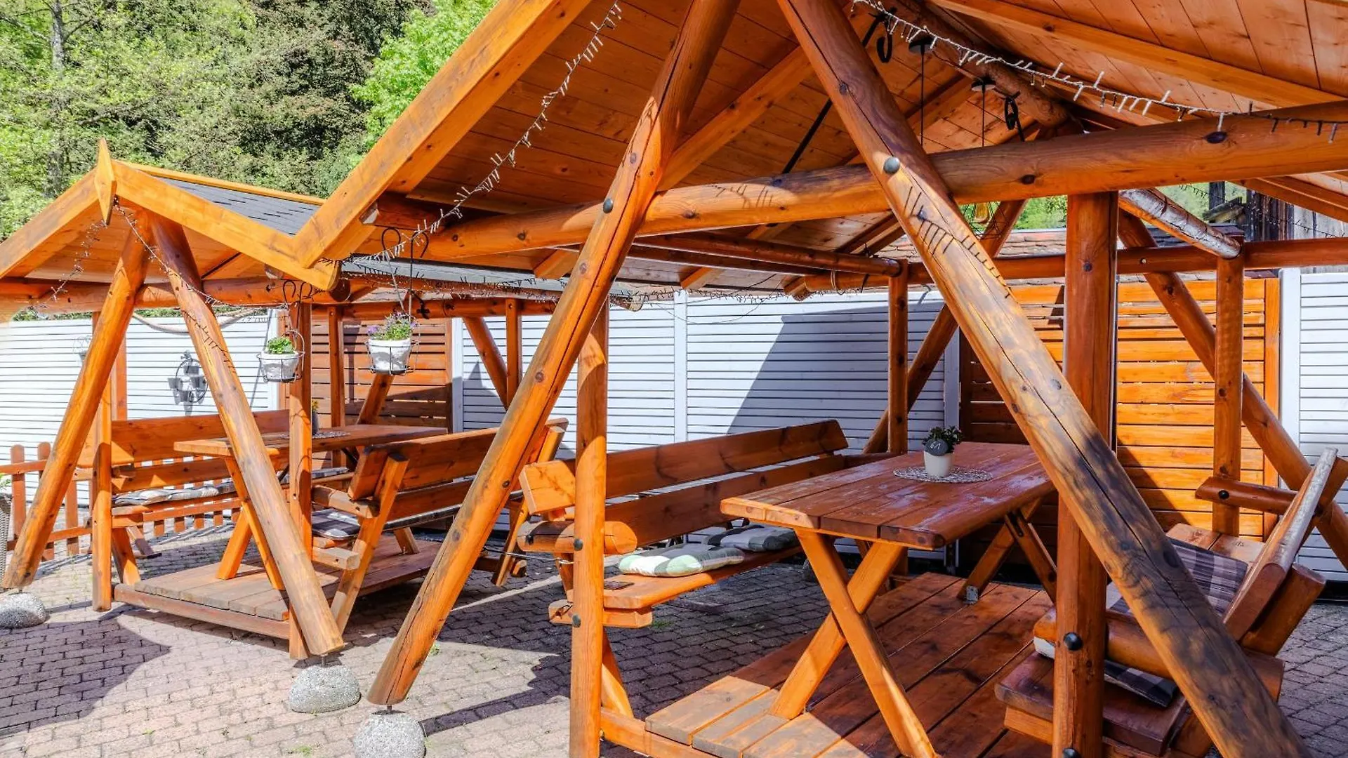 Landgasthof Zur Linde 하임부헨탈 여관