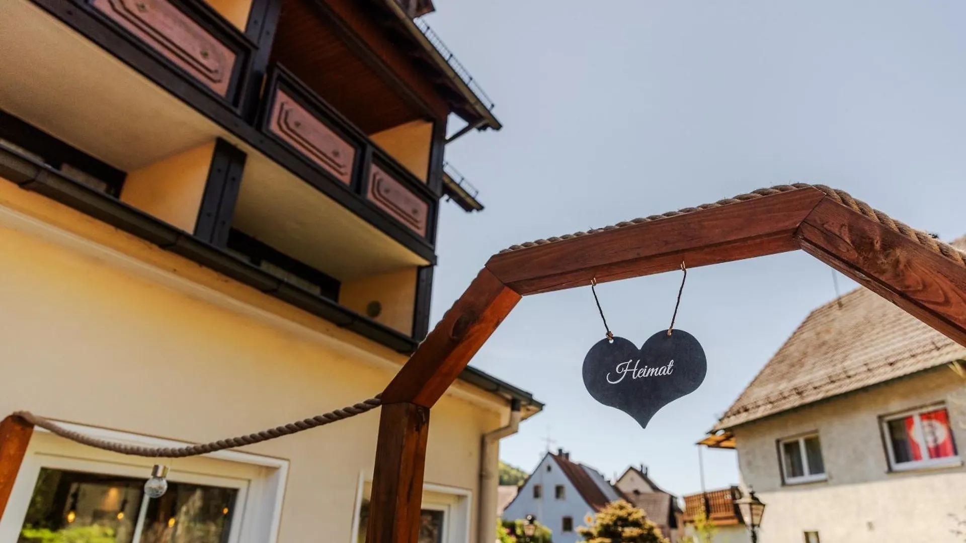 *** Herberg Landgasthof Zur Linde Heimbuchenthal Duitsland
