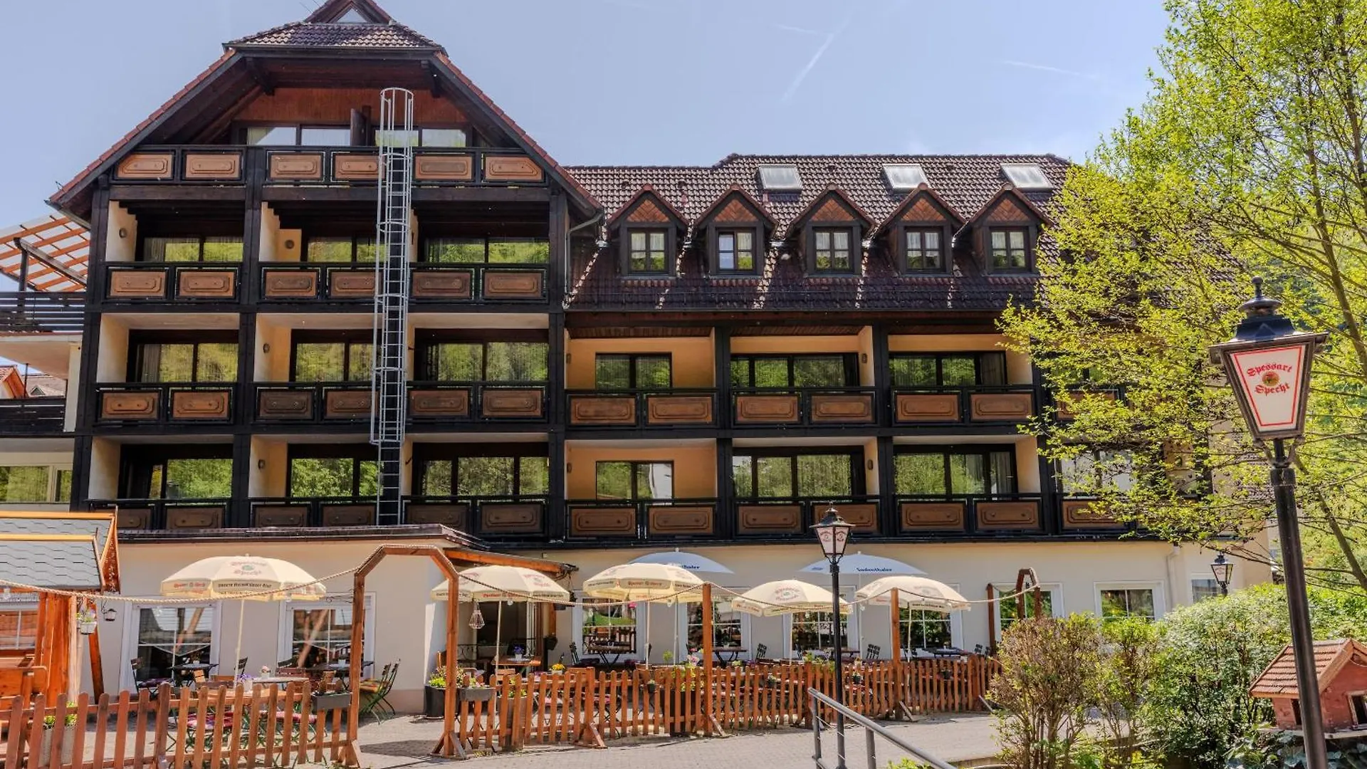 *** Herberg Landgasthof Zur Linde Heimbuchenthal Duitsland
