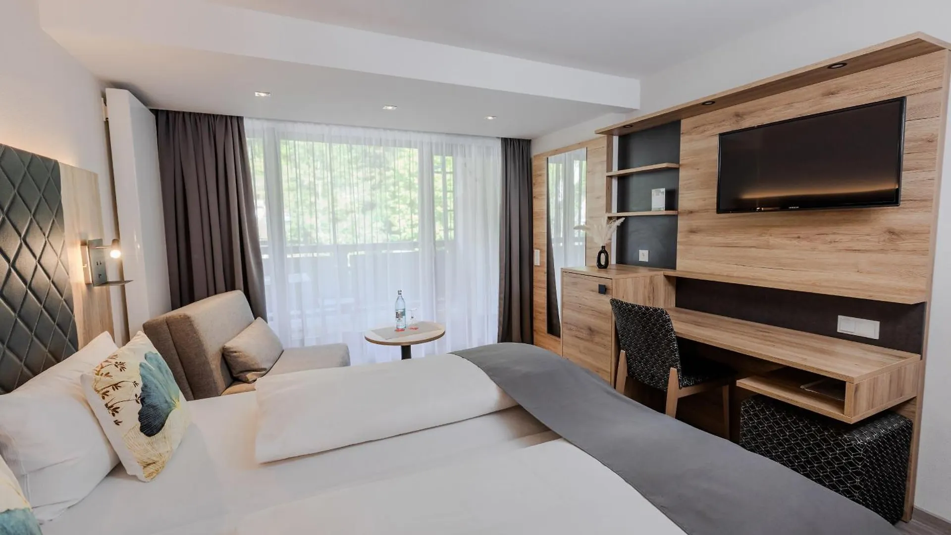 Landgasthof Zur Linde Heimbuchenthal 3*,